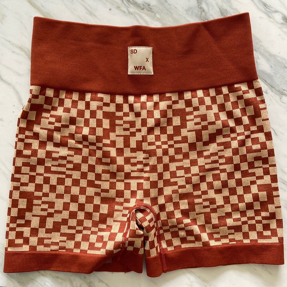 Sarah's Day X White Fox Mojave Seamless Bike Shorts Burnt Clay Mirage- L- NWT